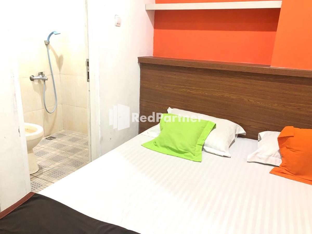 Seungit Syariah Inn Tebet Mitra Reddoorz Jakarta Exterior photo